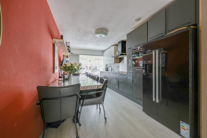 Photo 9 of Max Ernststraat 43