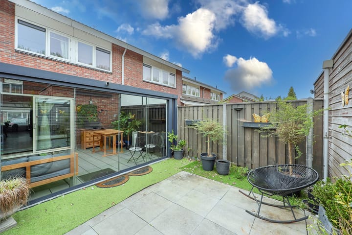 Photo 28 of Max Ernststraat 43