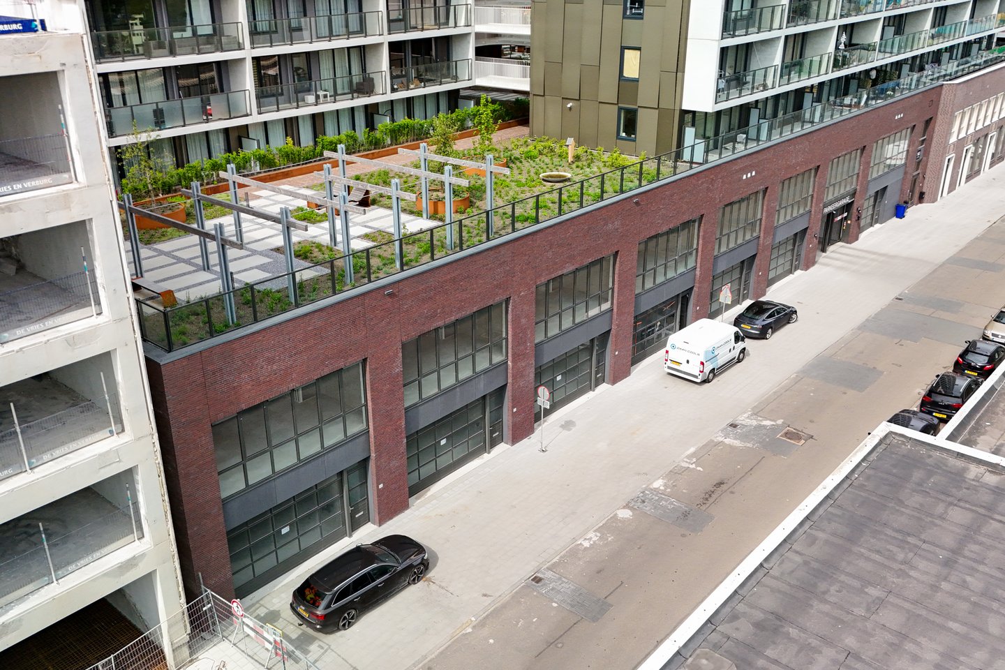 View photo 2 of Wegastraat 60
