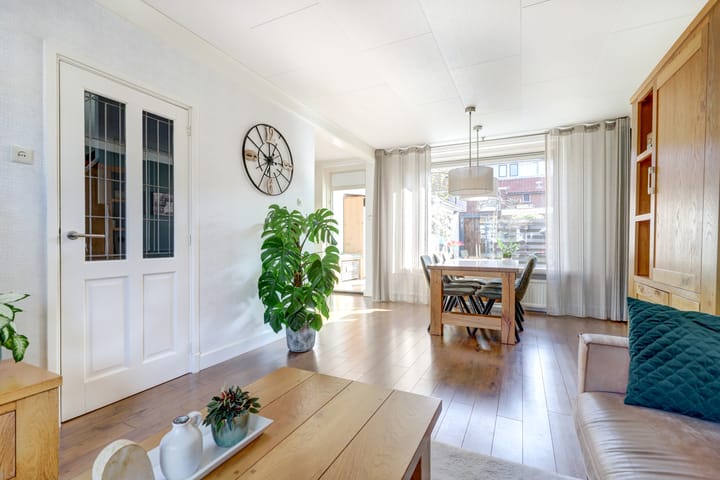 Foto 8 van Maarten Harpertsz.Trompstraat 7