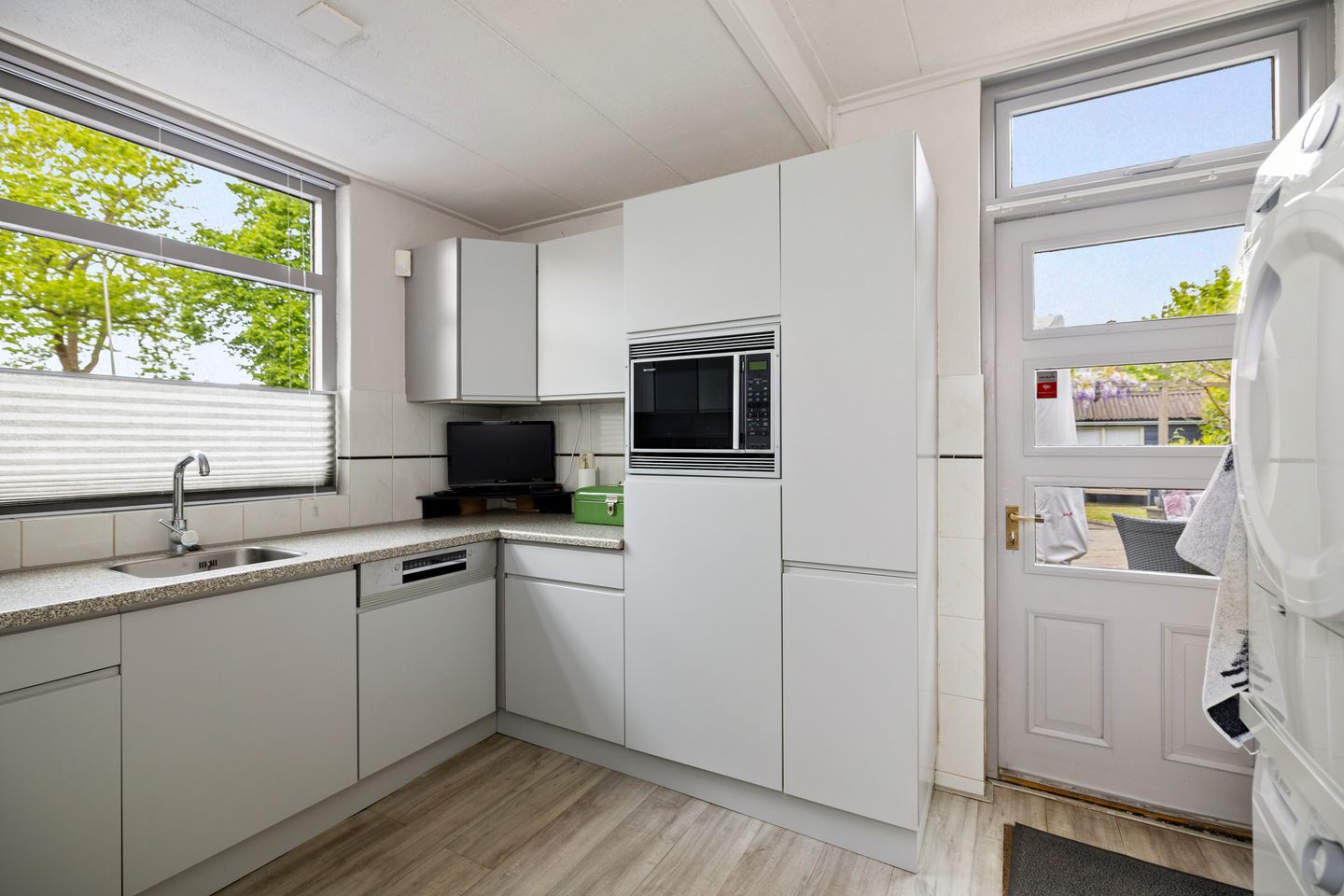 Photo 10 of Bloemstraat 40