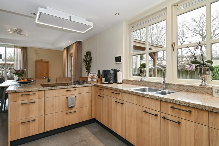 Foto 8 van Ostaderstraat 10