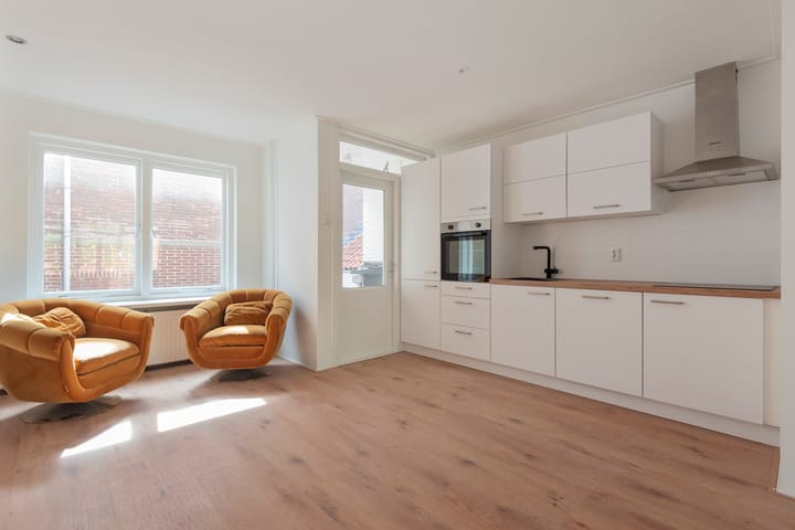 Photo 4 of Kosterstraat 2