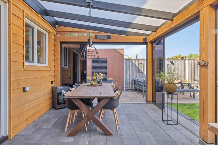 Photo 3 of Burgemeester Venemastraat 25