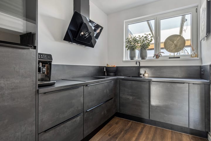 Photo 12 of Burgemeester Venemastraat 25