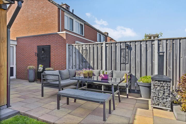 Photo 23 of Burgemeester Venemastraat 25