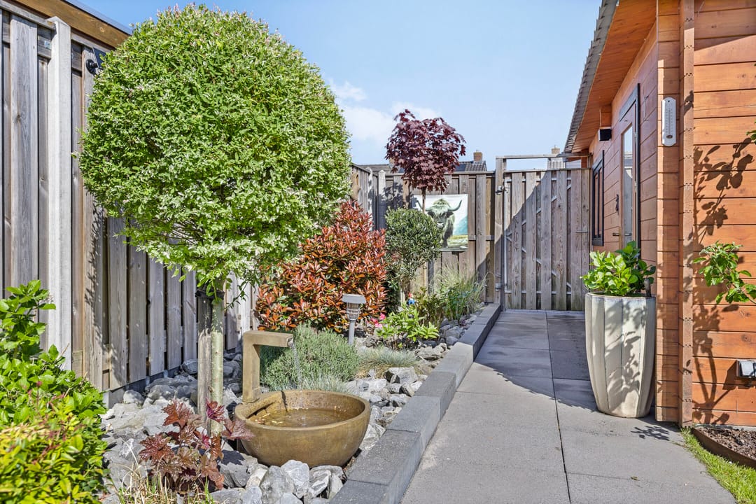 Foto 26 van Burgemeester Venemastraat 25