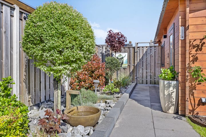 Photo 26 of Burgemeester Venemastraat 25