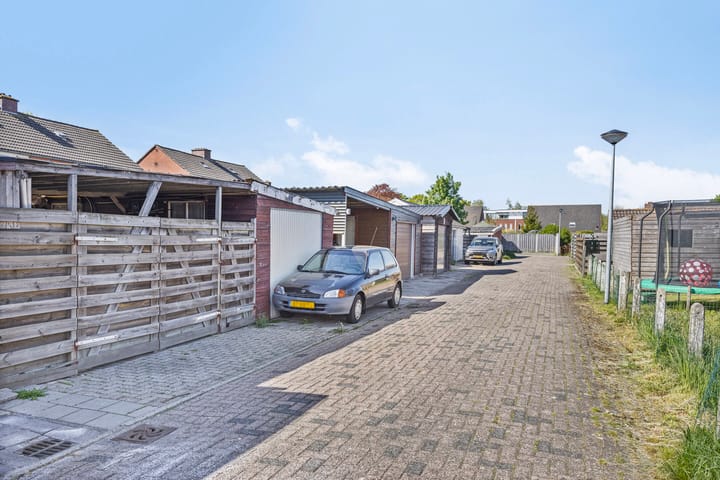 Photo 27 of Burgemeester Venemastraat 25