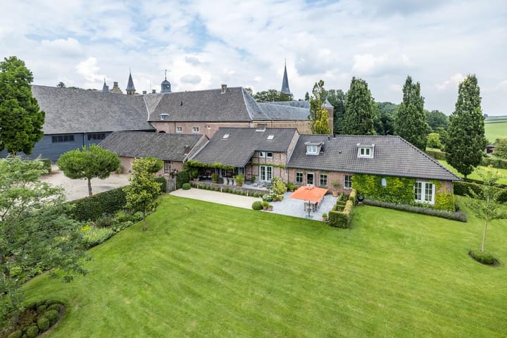 Foto 1 van Dorpsstraat 8-A