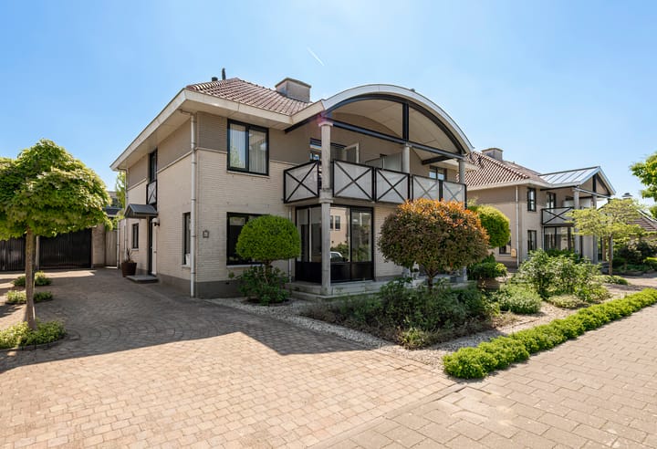 Foto 1 van Romulus 45