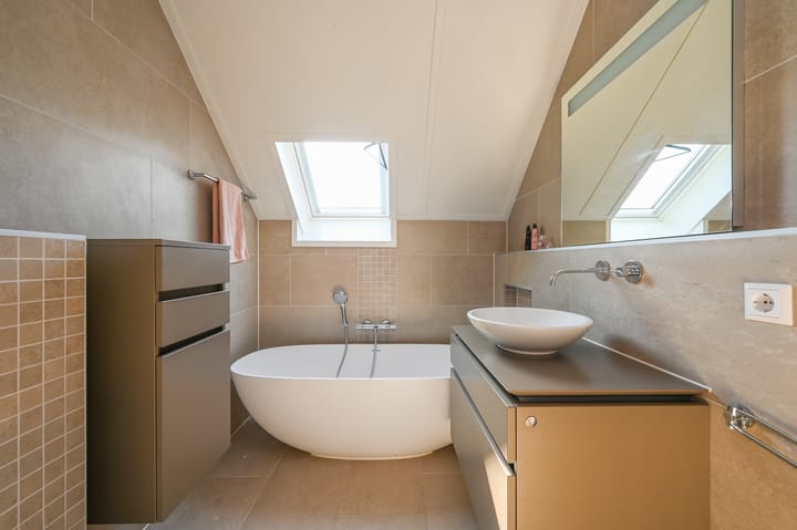 Foto 49 van Thomas Mannsingel 53