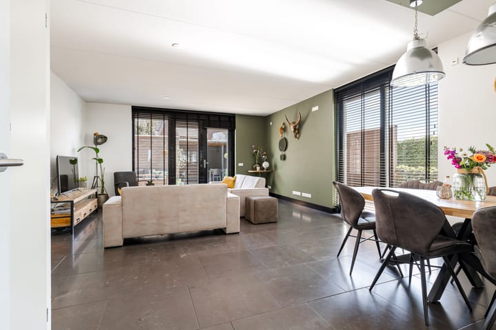 Foto 12 van Burgemeester Folkertslaan 47