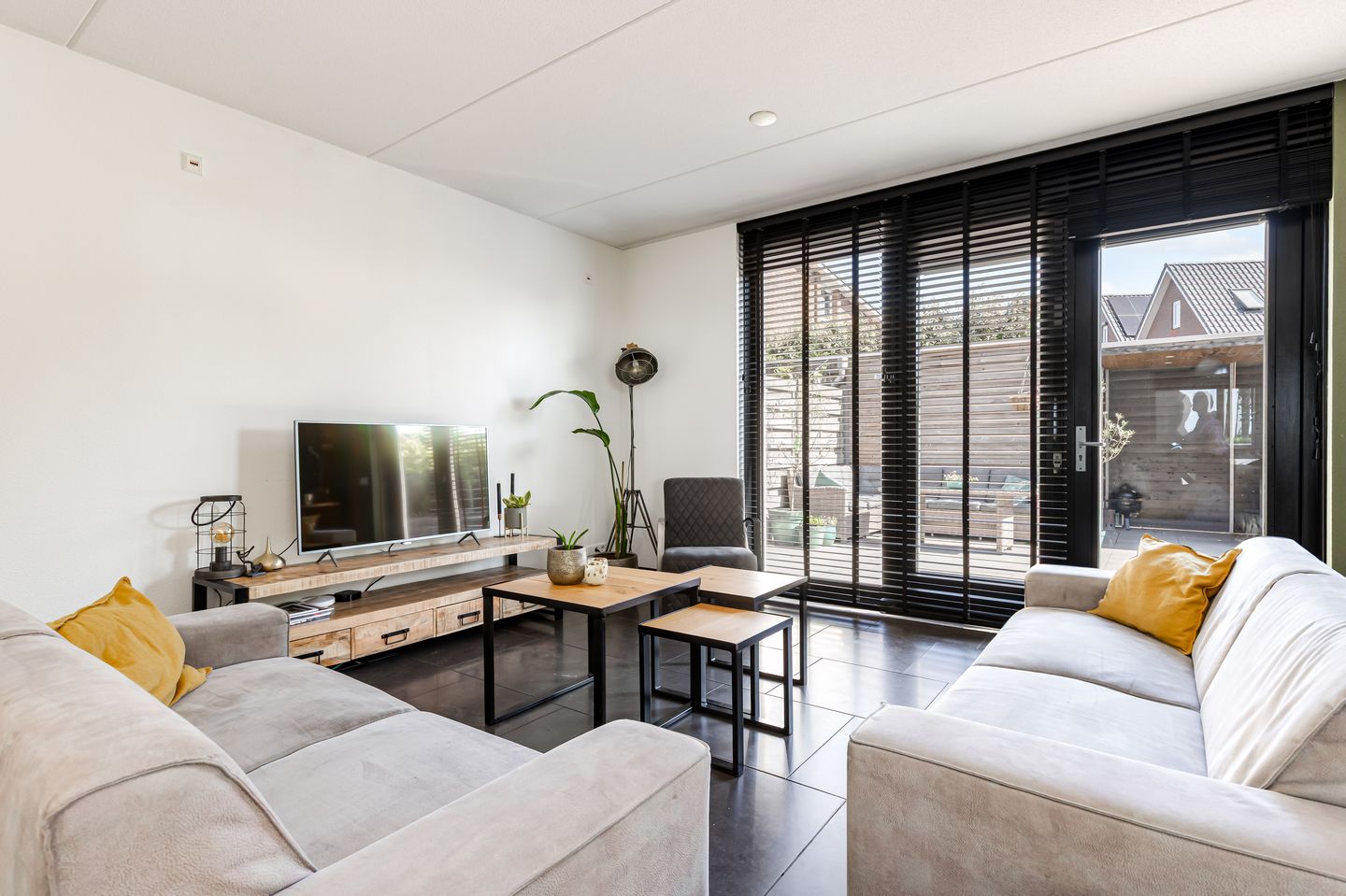 Foto 10 van Burgemeester Folkertslaan 47