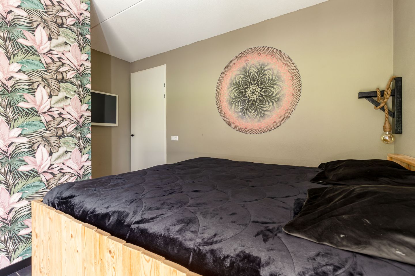 Foto 44 van Burgemeester Folkertslaan 47