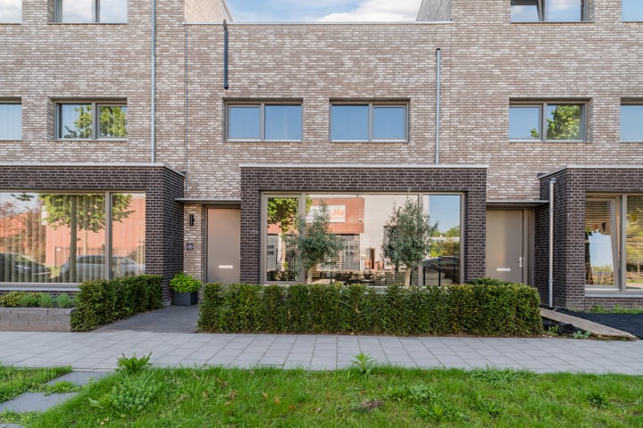 Jo van Ammersstraat 1-D, Rijen