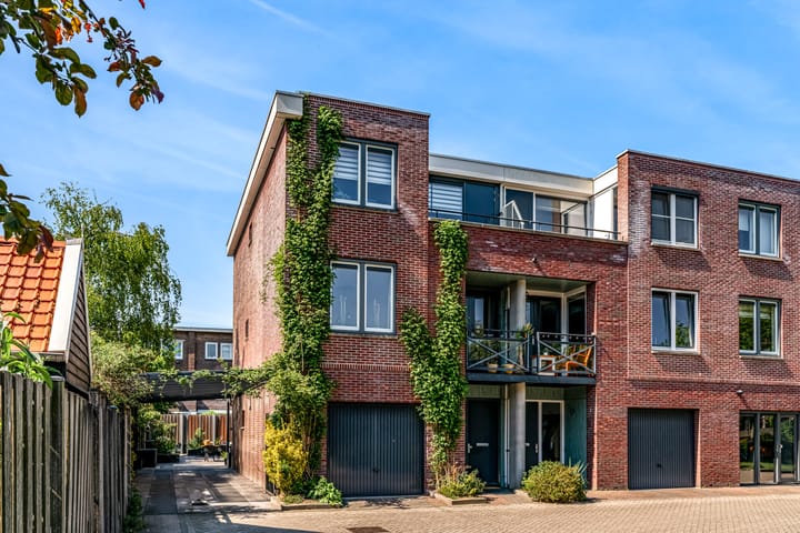 View photo of Salawatihof 1