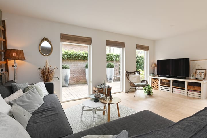 Foto 18 van Wit-geellaan 13