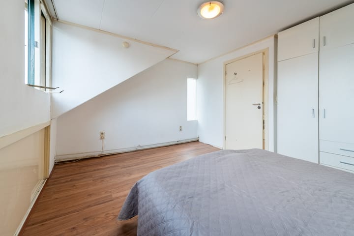 Foto 15 van Warmoesstraat 87