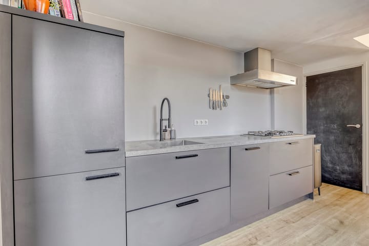 Foto 2 van Van Heutzplein 4