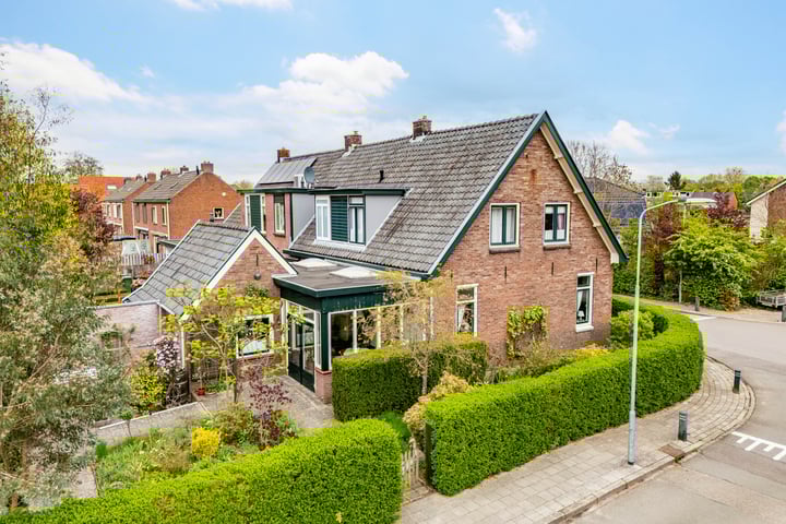 Kampweg 27