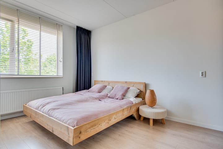 Foto 13 van Louis Couperuslaan 29