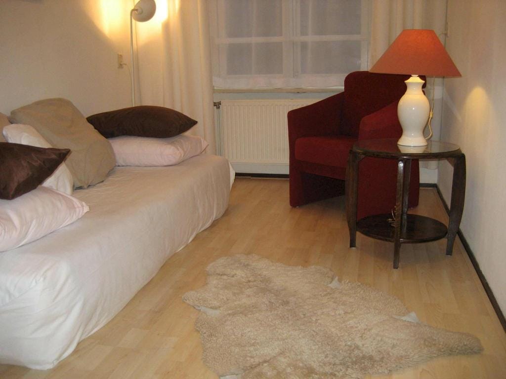 Foto 17 van Burgemeester De Monchyplein 168