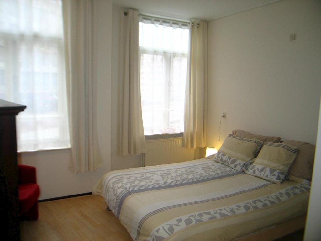 Foto 19 van Burgemeester De Monchyplein 168