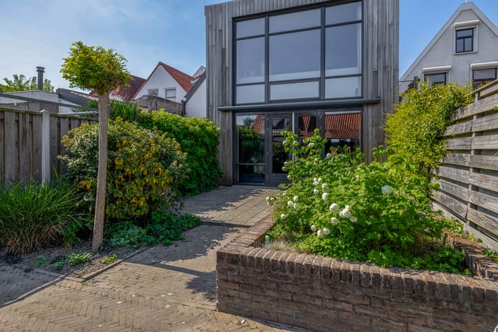 Foto 31 van Voorstraat 12