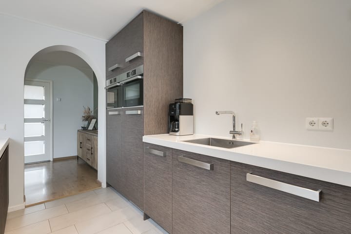 Photo 18 of Huygensstraat 35