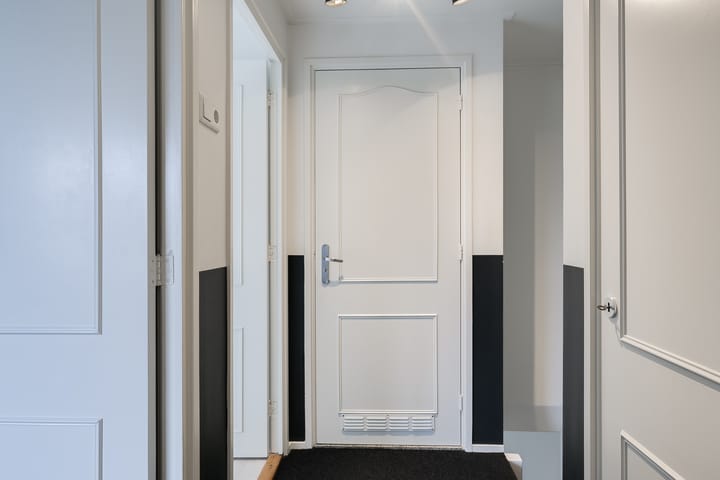 Photo 28 of Huygensstraat 35