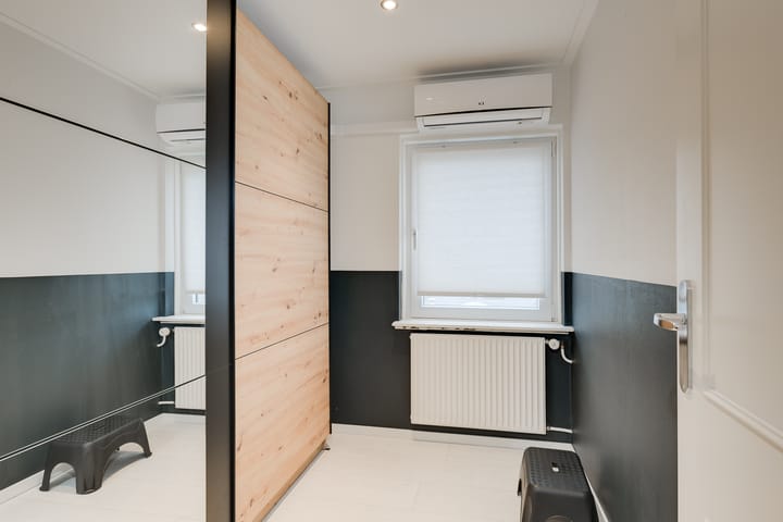 Photo 29 of Huygensstraat 35