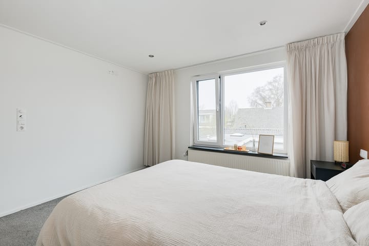 Photo 31 of Huygensstraat 35