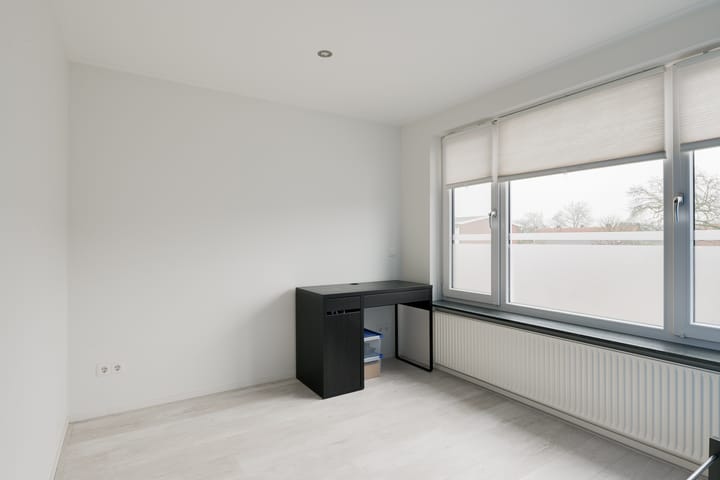 Photo 32 of Huygensstraat 35