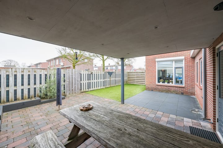 Photo 46 of Huygensstraat 35