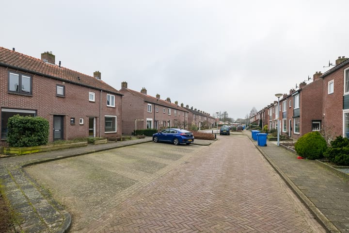 Photo 54 of Huygensstraat 35