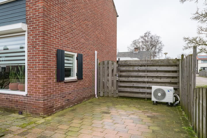Photo 58 of Huygensstraat 35