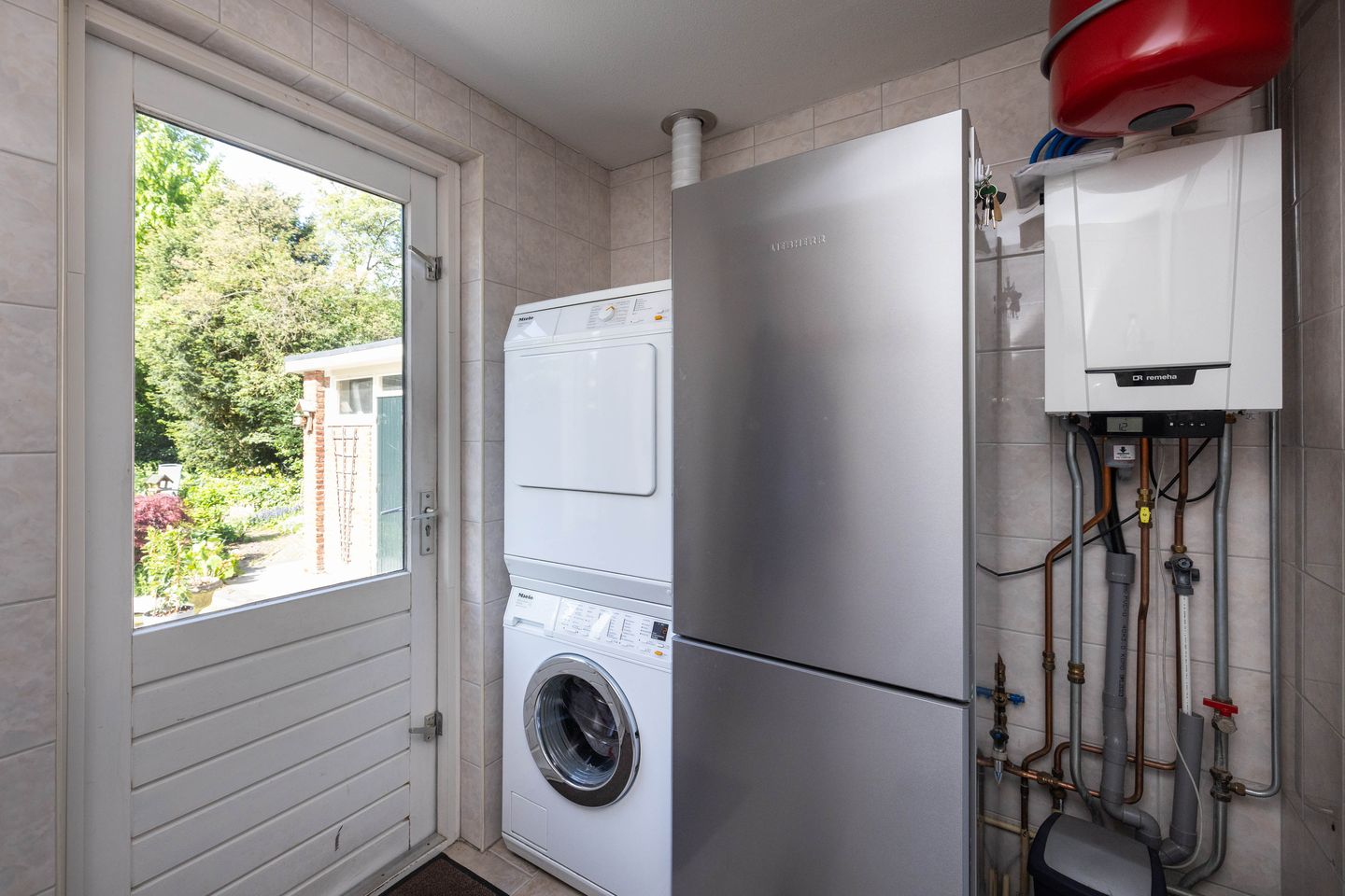 Photo 14 of Dorastraat 40