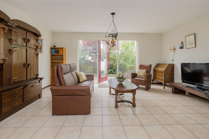 Photo 17 of Johanna Naberstraat 35