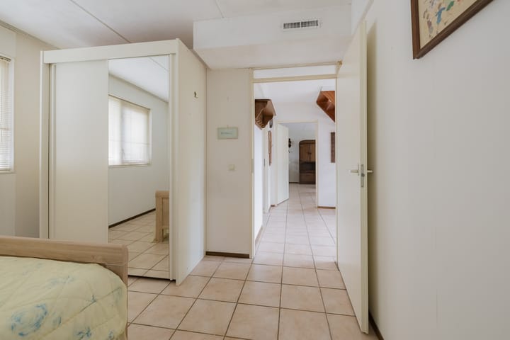 Photo 28 of Johanna Naberstraat 35