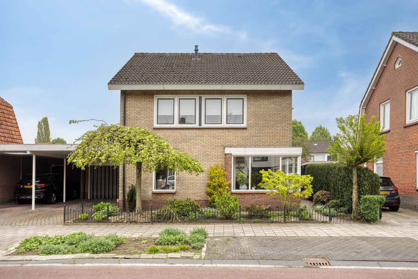 Photo 4 of Gronausestraat 221