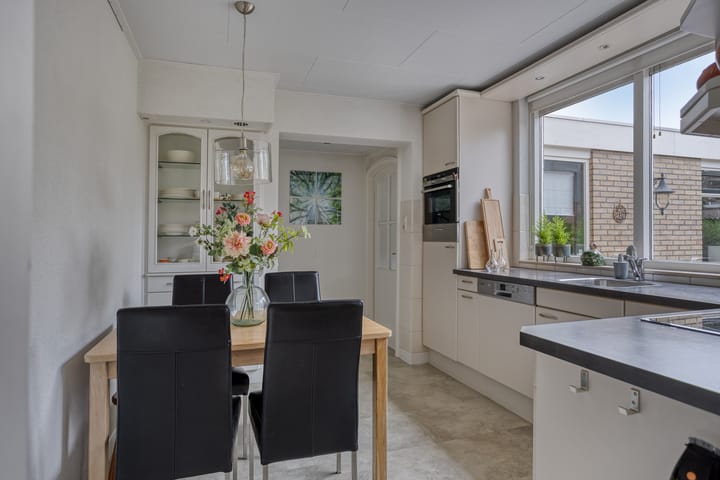 Foto 11 van Gronausestraat 221