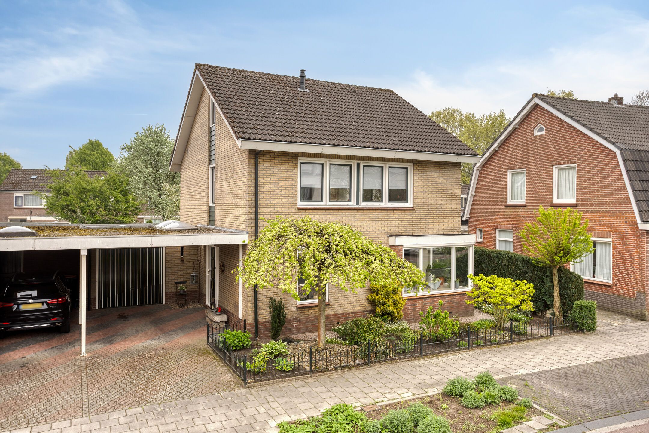 Photo 36 of Gronausestraat 221