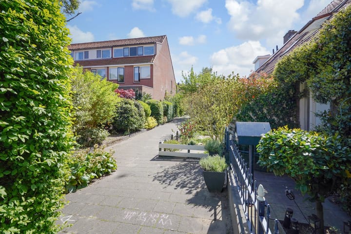 Foto 2 van Dovenetel 19