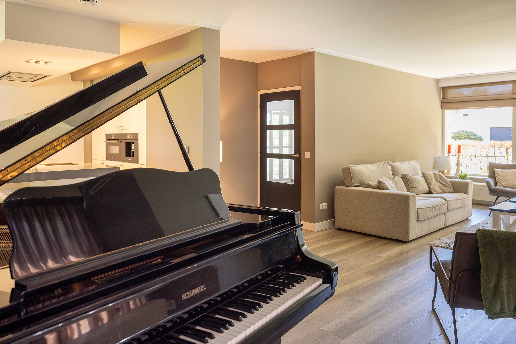 Photo 18 of Jachtlaan 1