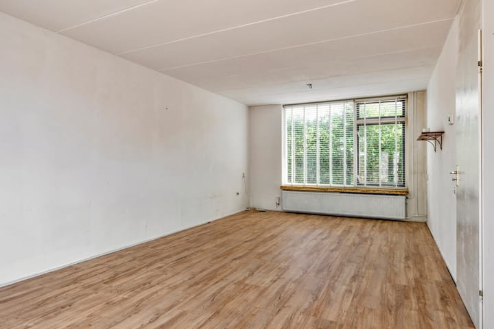 Photo 5 of Smaragd 43