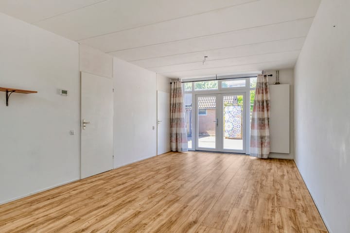 Foto 7 van Smaragd 43