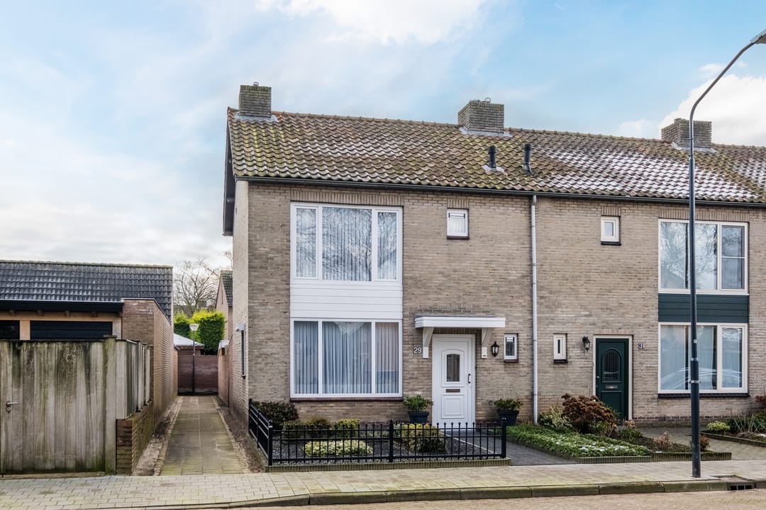 Foto 1 van Plonderijen 29