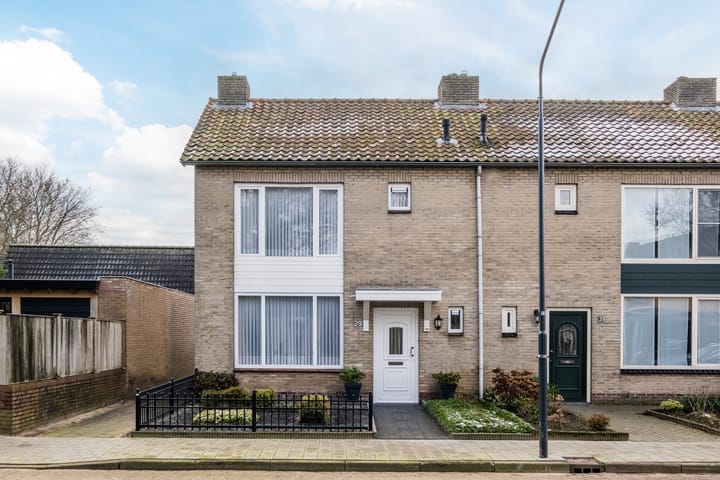 Photo 2 of Plonderijen 29