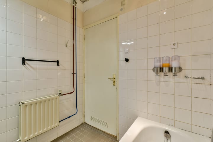 Photo 23 of Vechtstraat 65-H